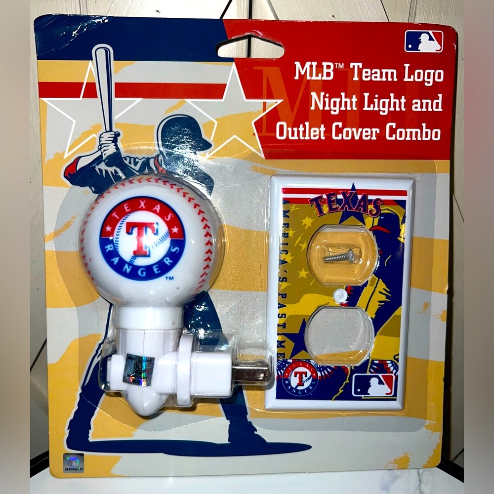MLB Team Logo Night Light and Outlet Cover Combo